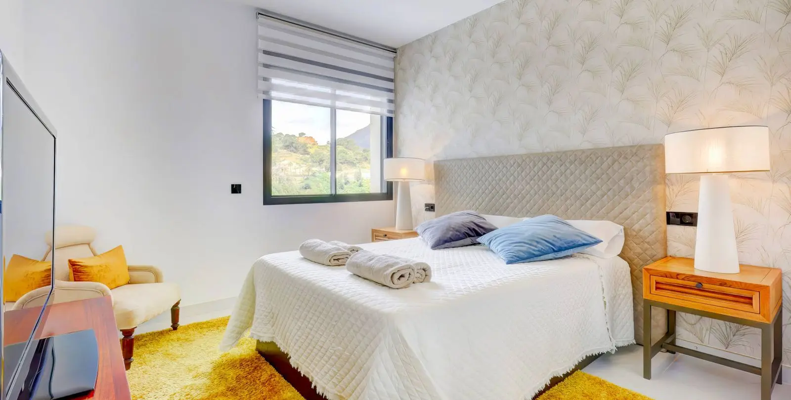 Sale of middle floor apartment in Estepona 22