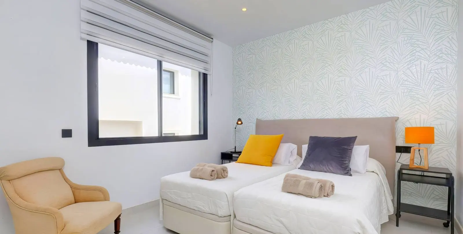 Sale of middle floor apartment in Estepona 23