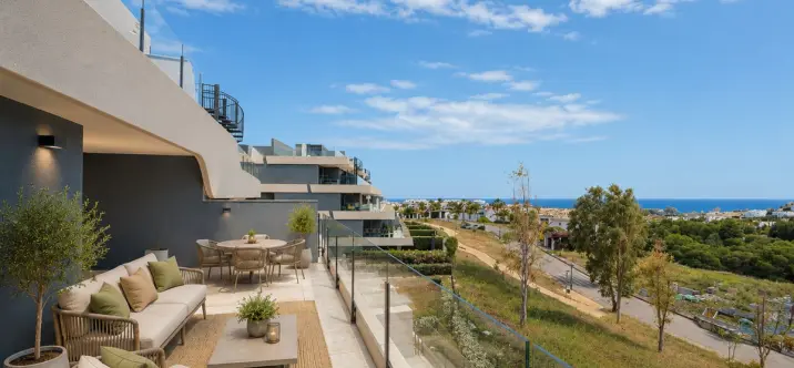Venta de apartamento en planta media en Estepona 4