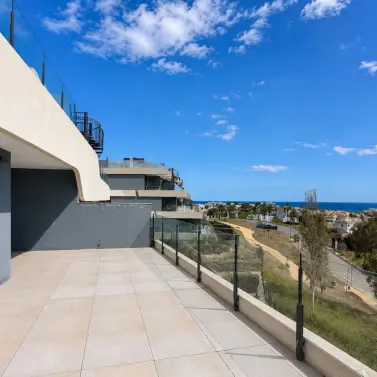 Venta de apartamento en planta media en Estepona