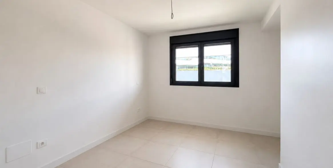 Продажа апартаментов на среднем этаже в Estepona 15