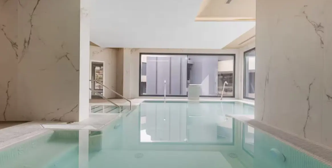 Продажа апартаментов на среднем этаже в Estepona 24