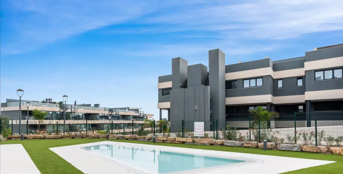 Продажа апартаментов на среднем этаже в Estepona 33