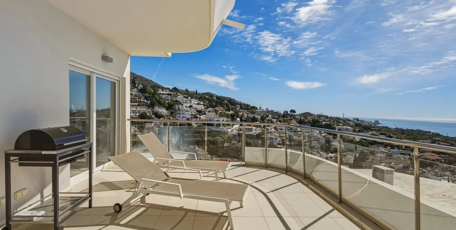 Sale of penthouse in Benalmadena Costa 2