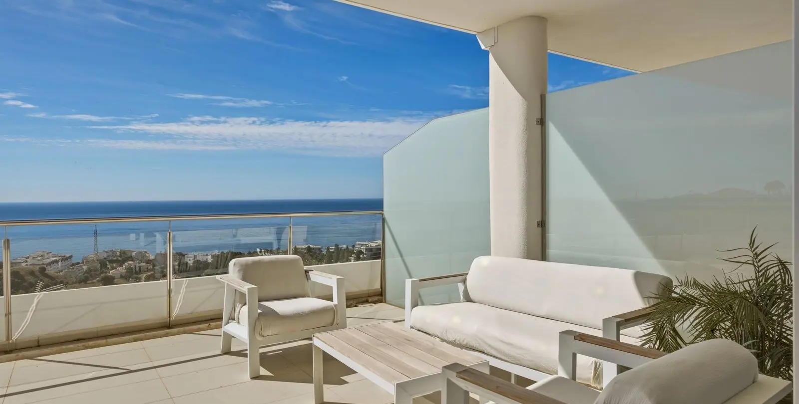 Sale of penthouse in Benalmadena Costa 3
