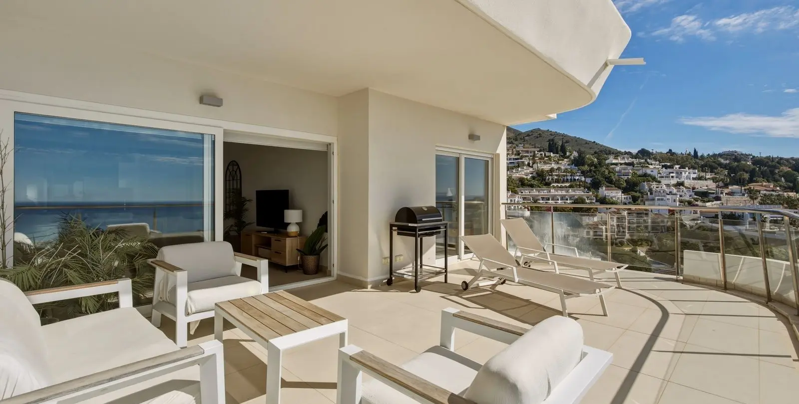 Sale of penthouse in Benalmadena Costa 24