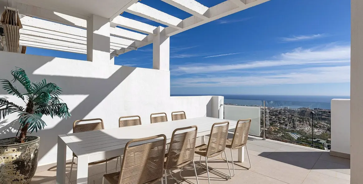 Sale of penthouse duplex in Benalmadena 1