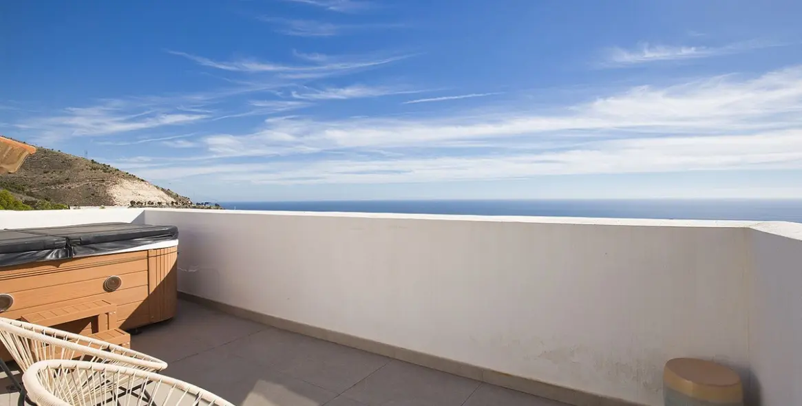 Sale of penthouse duplex in Benalmadena 12