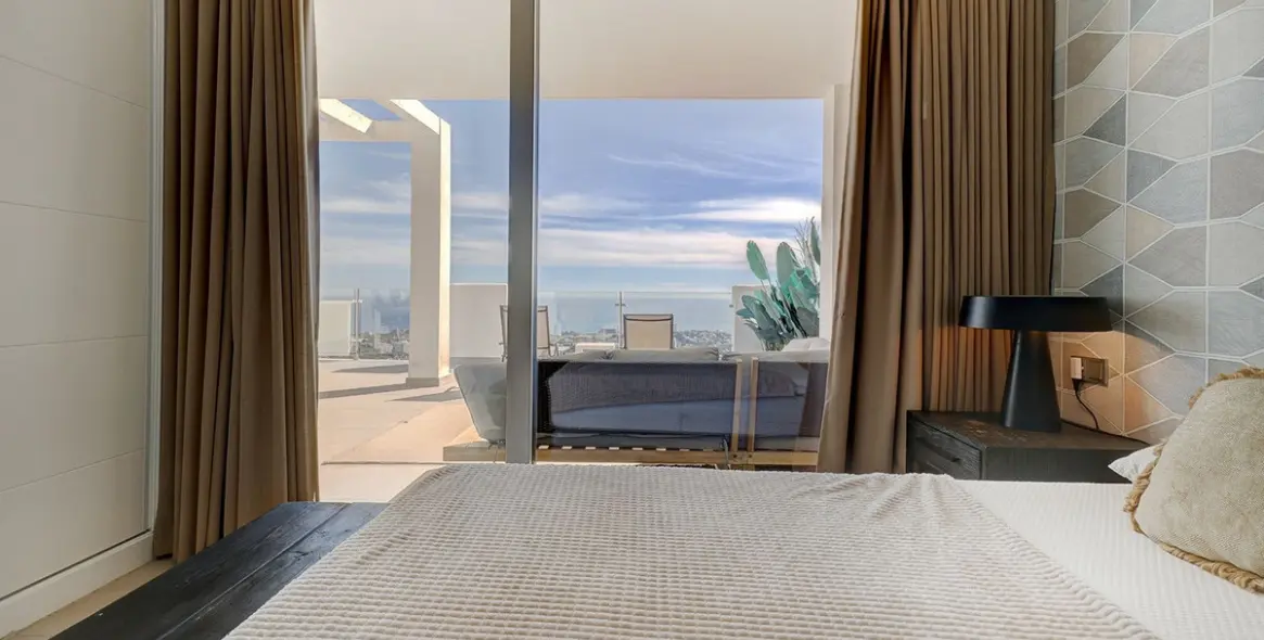 Sale of penthouse duplex in Benalmadena 32