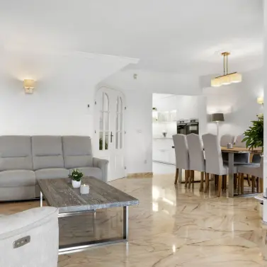 Sale of detached villa in El Chaparral