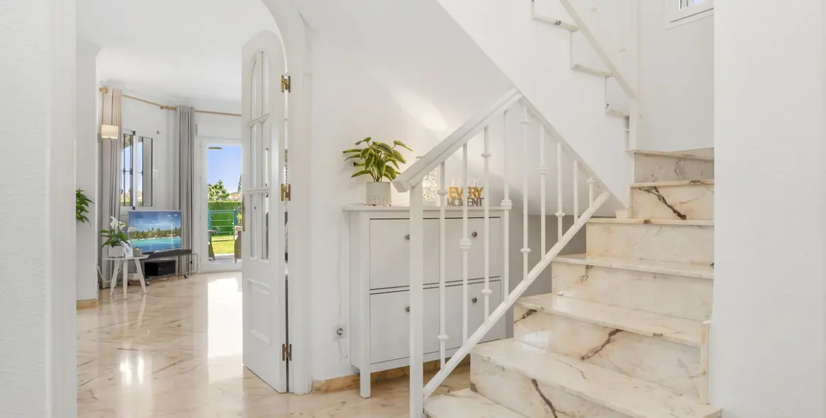 Sale of detached villa in El Chaparral 13