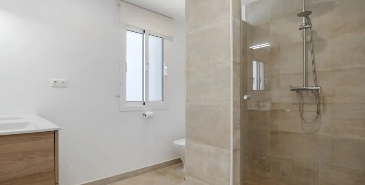 Sale of detached villa in El Chaparral 21