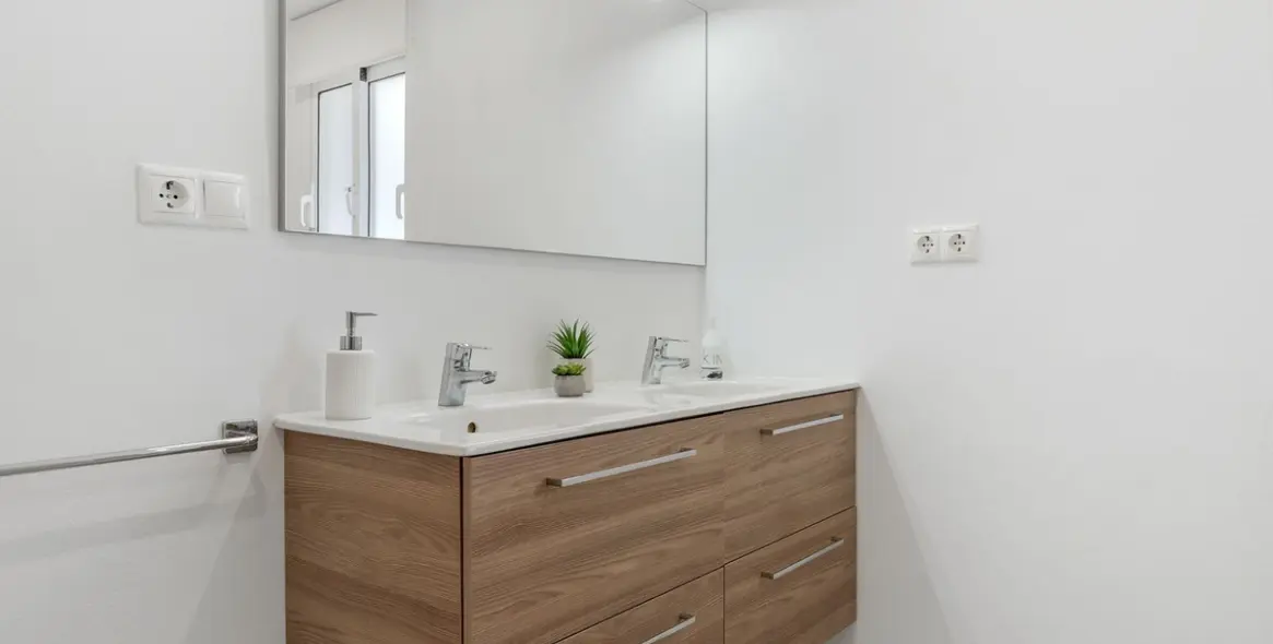 Sale of detached villa in El Chaparral 22