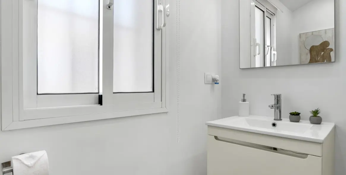 Sale of detached villa in El Chaparral 27