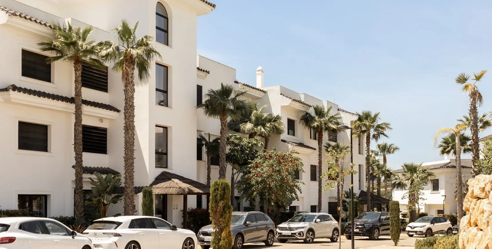 Sale of ground floor apartment in Estepona 3