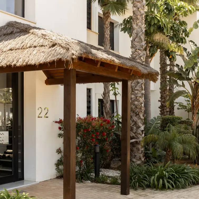 Продажа апартаментов на первом этаже в Estepona