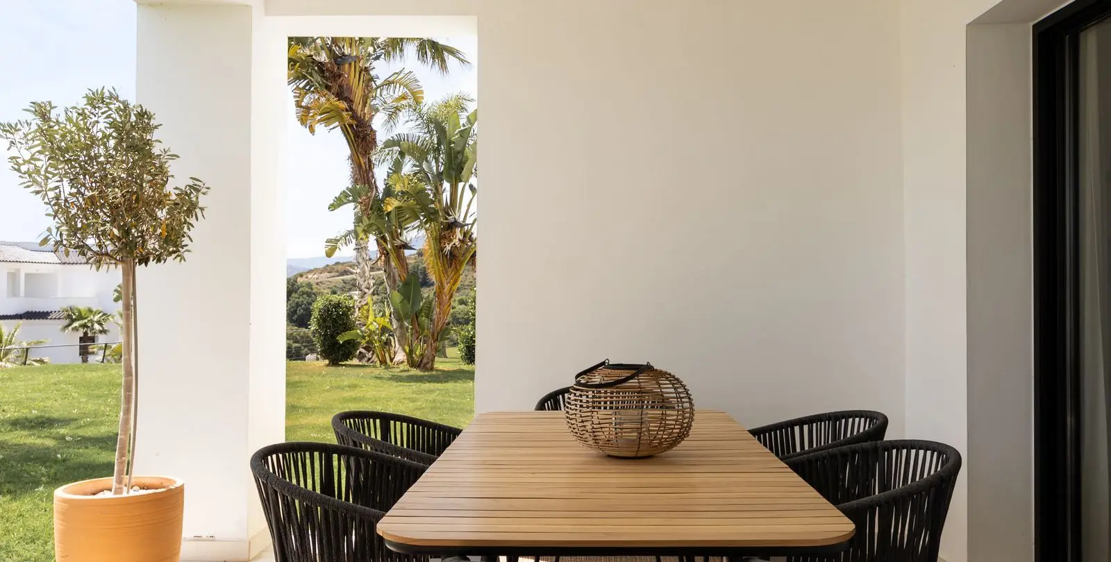 Sale of ground floor apartment in Estepona 25