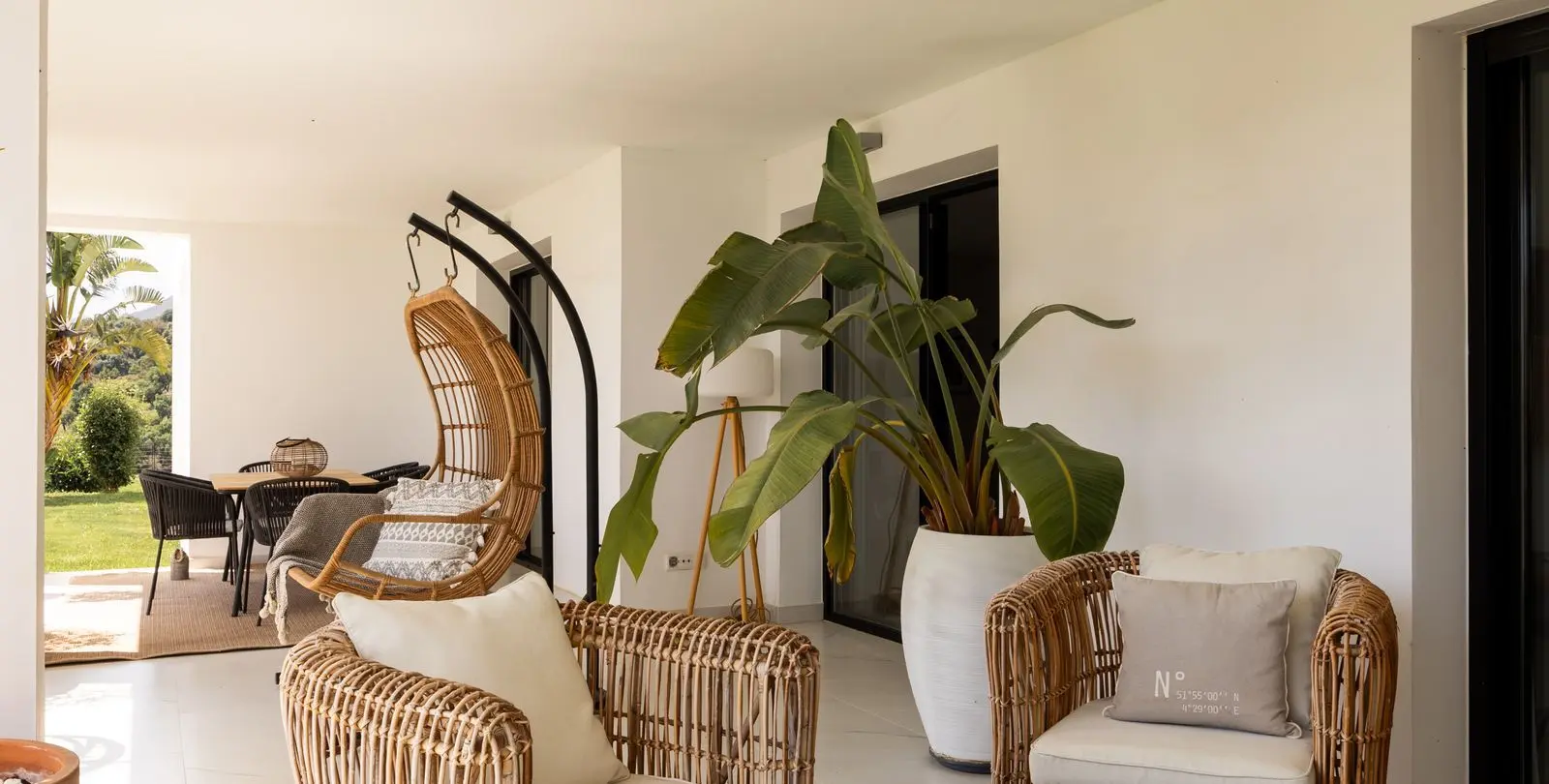 Sale of ground floor apartment in Estepona 28