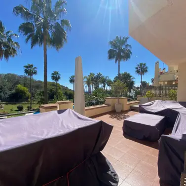 Sale of middle floor apartment in The Golden Mile