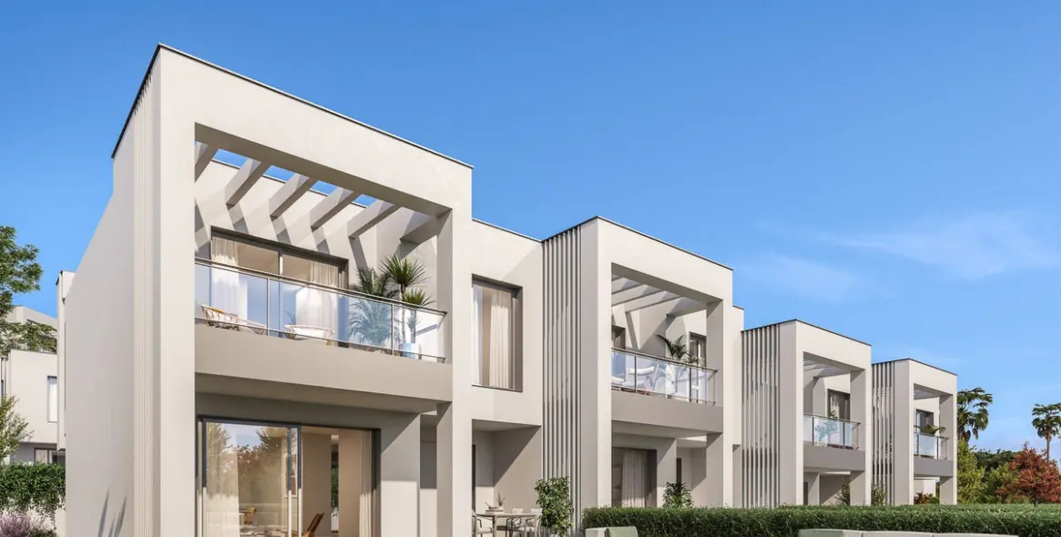 Sale of semi-detached house in Elviria 1