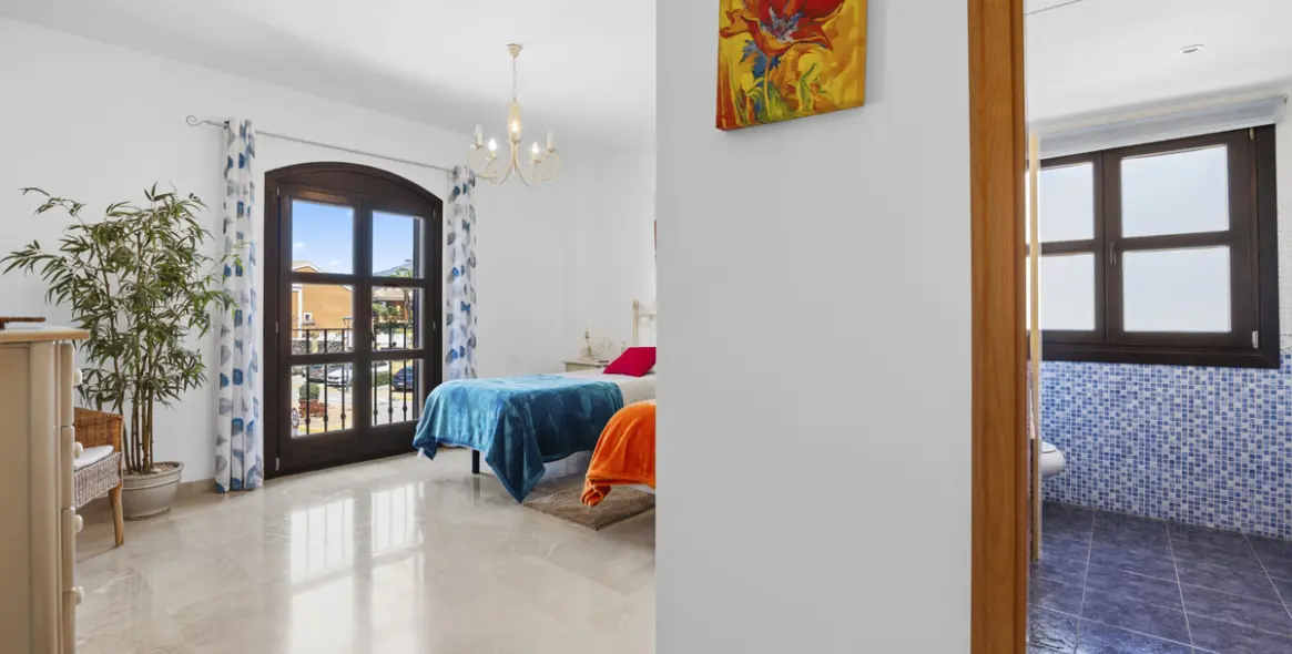 Продажа  отдельно стоящей виллы в Guadalmina Alta 24