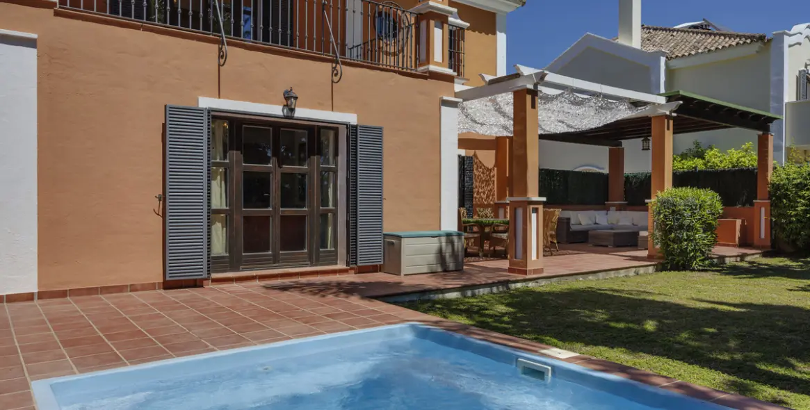 Продажа  отдельно стоящей виллы в Guadalmina Alta 34
