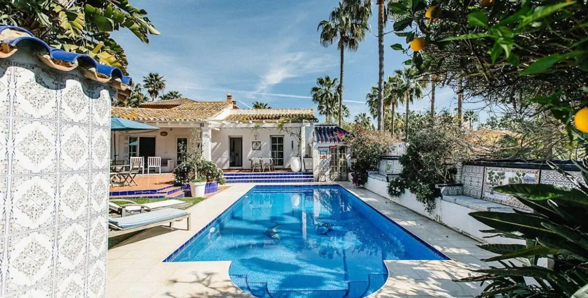 Sale of detached villa in Carib Playa 9