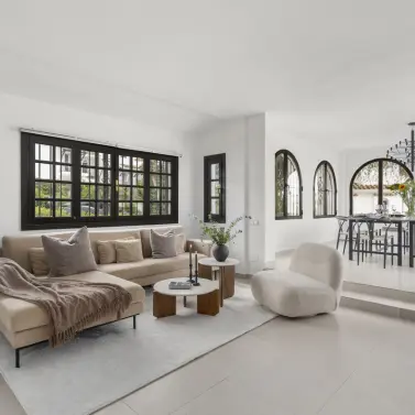 Sale of middle floor apartment in Nueva Andalucía