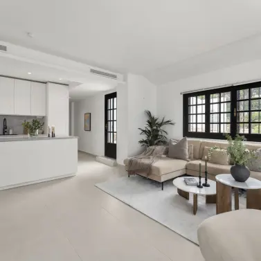 Sale of middle floor apartment in Nueva Andalucía
