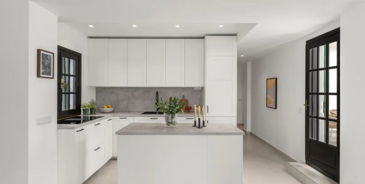 Sale of middle floor apartment in Nueva Andalucía 7