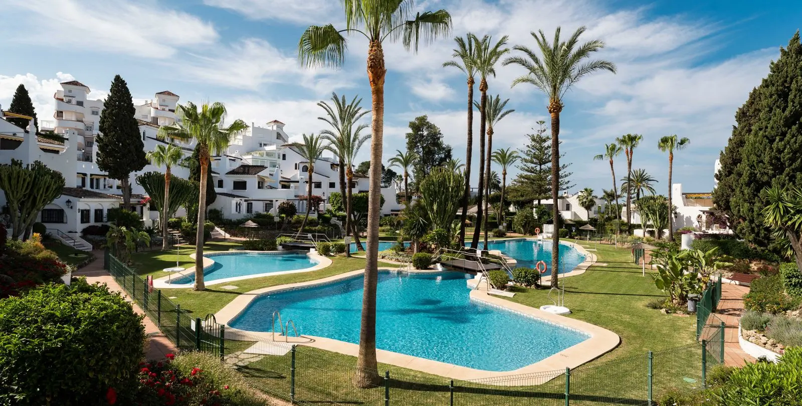 Продажа апартаментов на среднем этаже в Nueva Andalucía 31