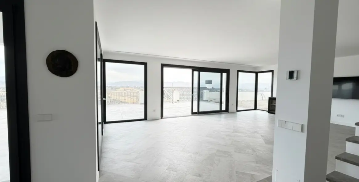 Sale of detached villa in Coín 4
