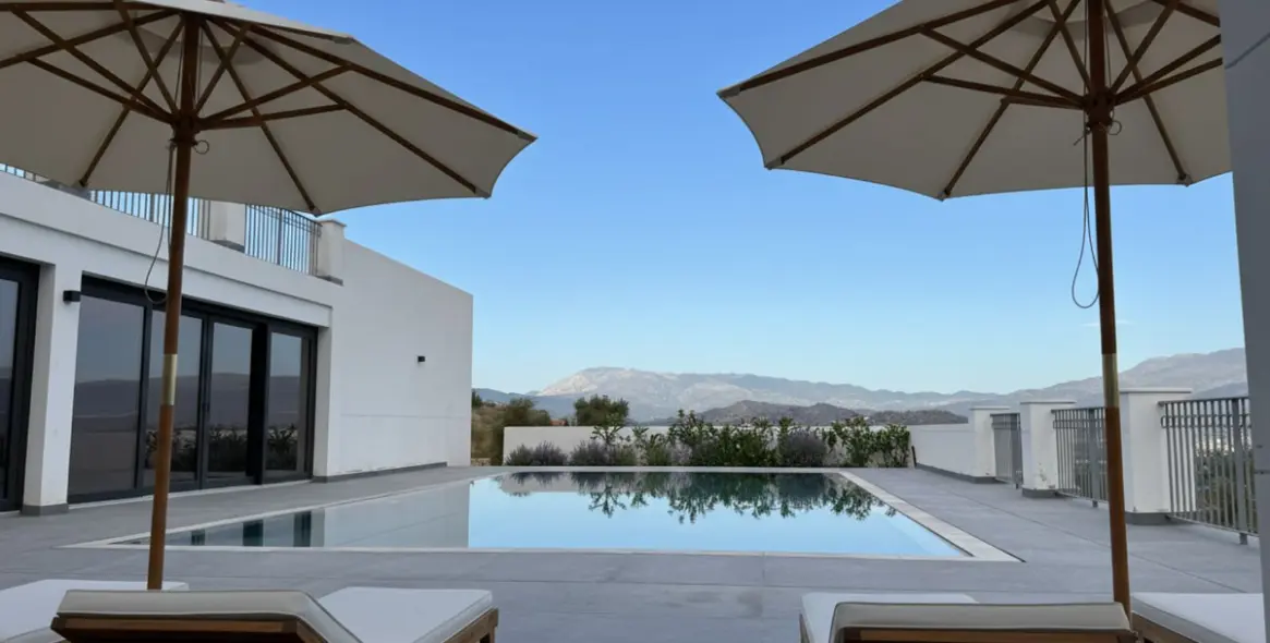 Sale of detached villa in Coín 10