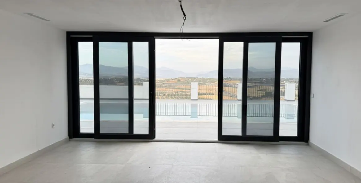 Sale of detached villa in Coín 21