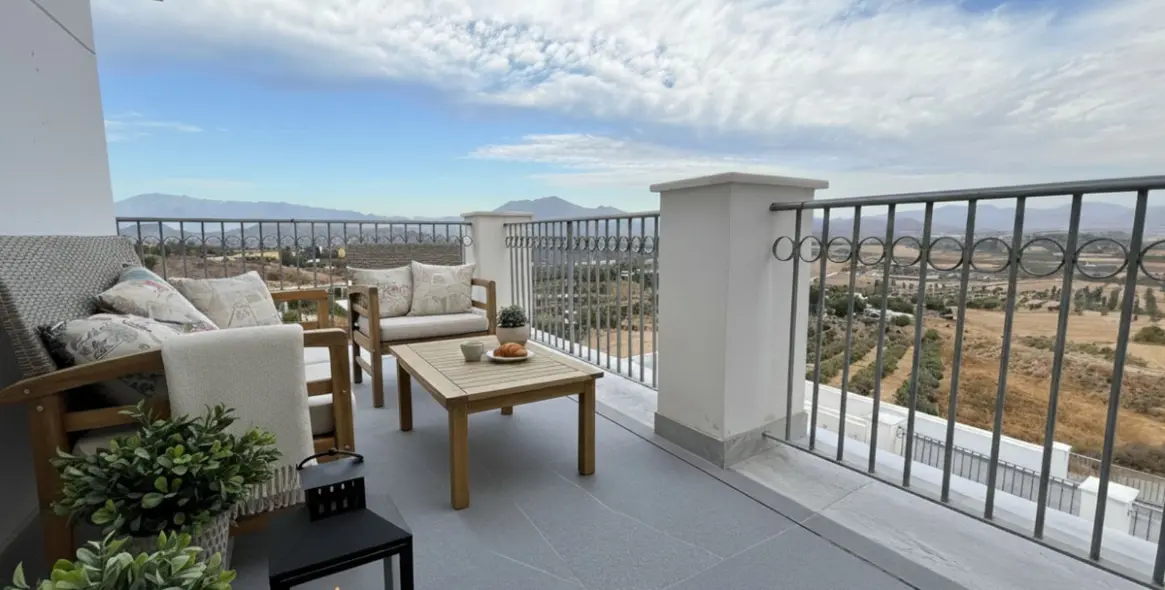 Sale of detached villa in Coín 28