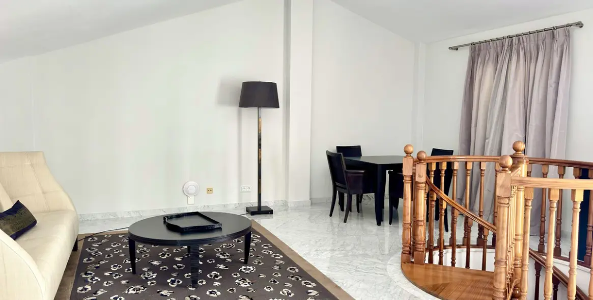Продажа двухуровневого пентхауса в Puerto Banús 24
