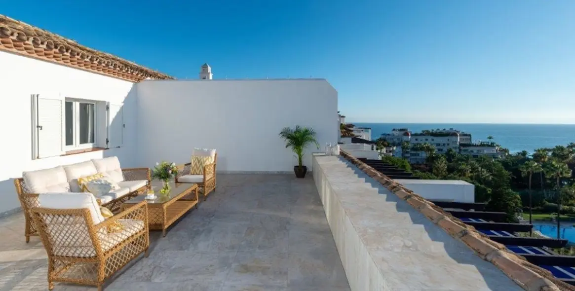 Продажа двухуровневого пентхауса в Puerto Banús 36