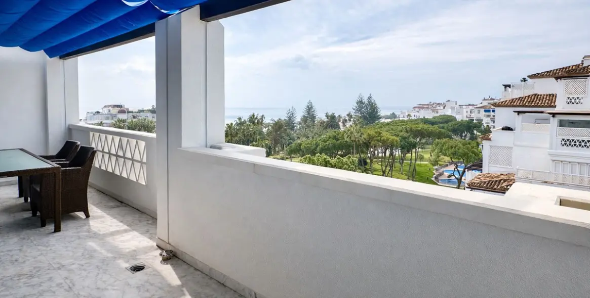 Продажа двухуровневого пентхауса в Puerto Banús 48