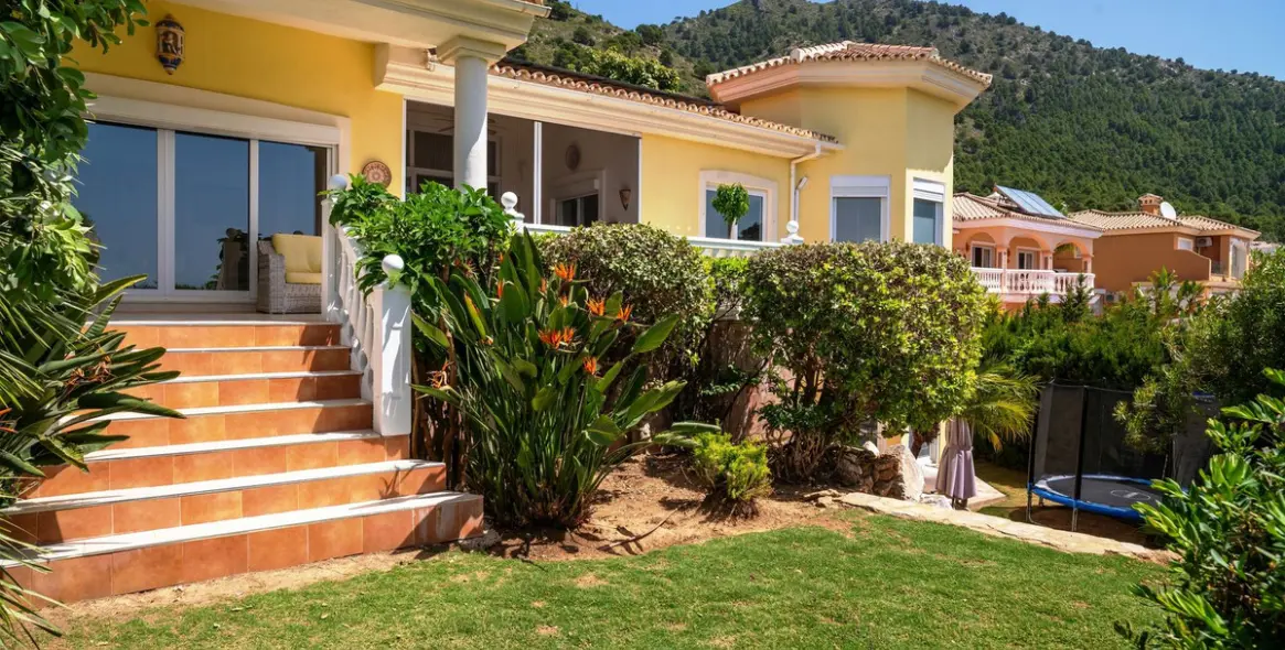 Продажа  отдельно стоящей виллы в Mijas 3