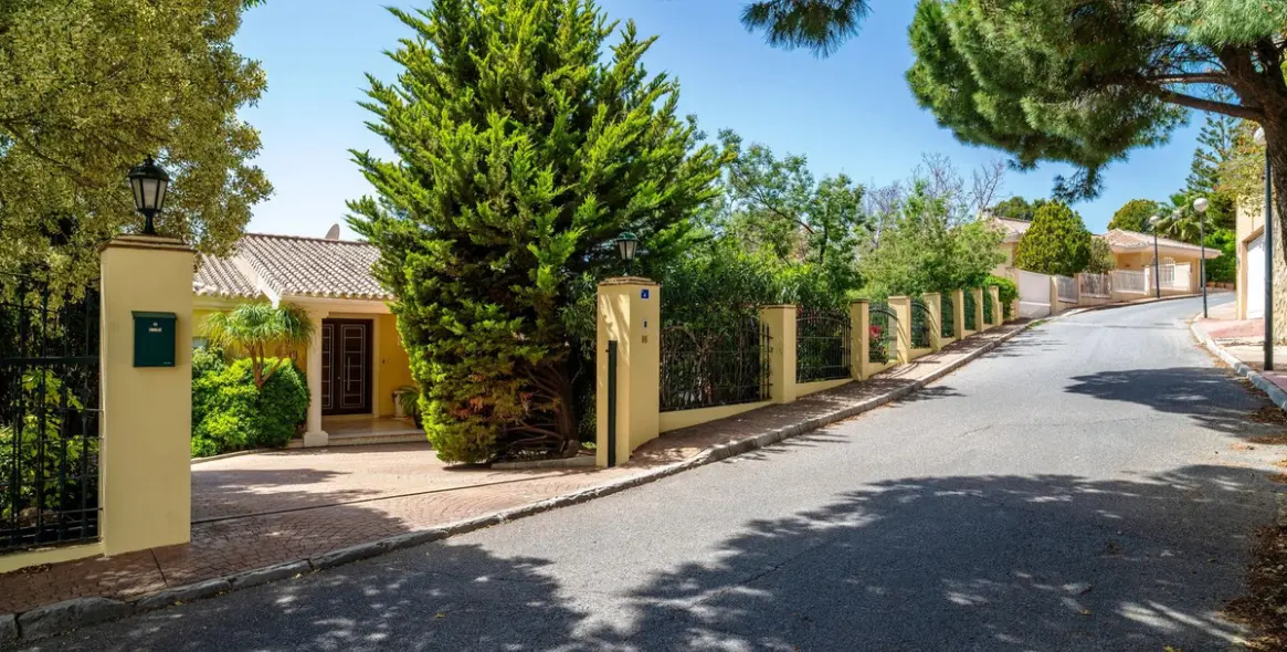 Продажа  отдельно стоящей виллы в Mijas 41