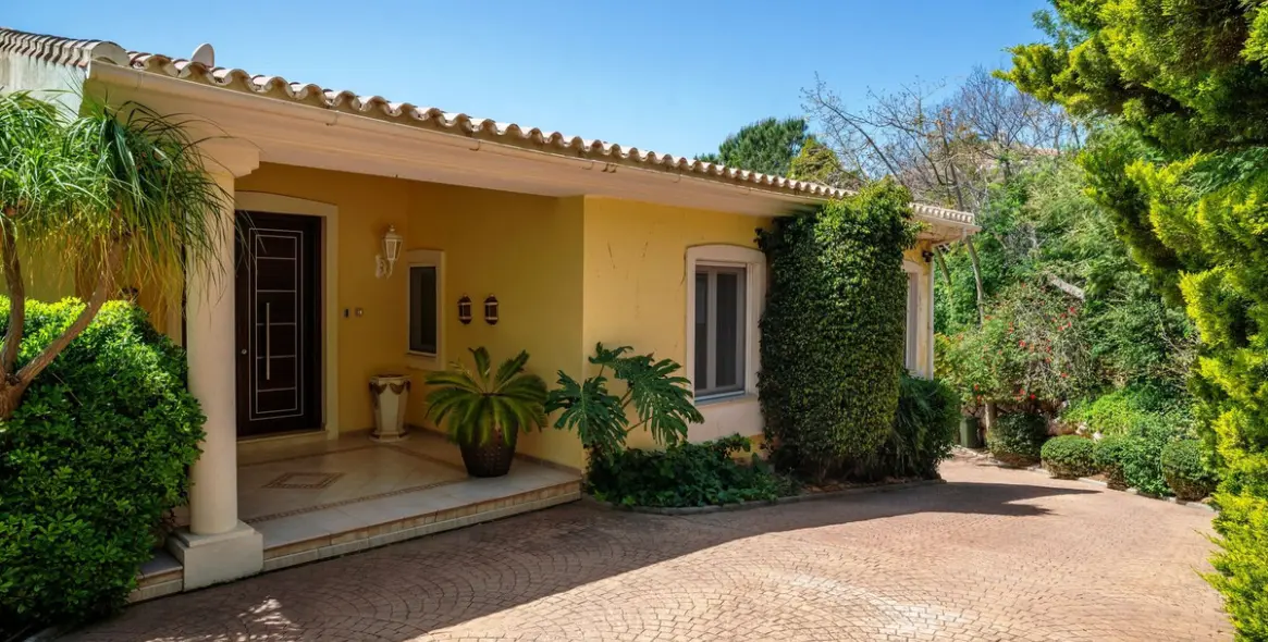 Продажа  отдельно стоящей виллы в Mijas 46
