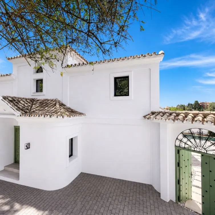 Sale of detached villa in El Madroñal