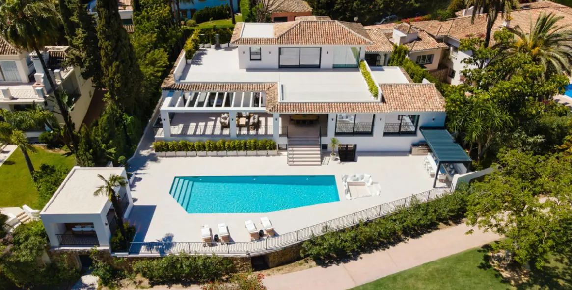 Продажа  отдельно стоящей виллы в Nueva Andalucía 51