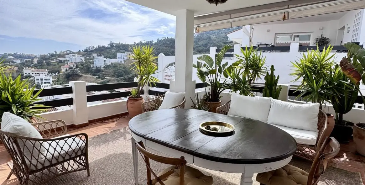Long-term rent of middle floor apartment in Elviria 2