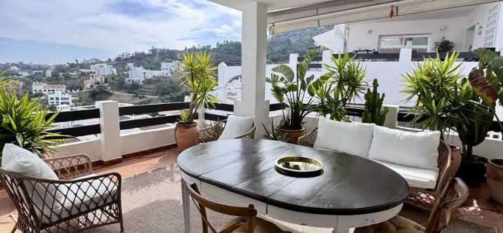 Long-term rent of middle floor apartment in Elviria 1