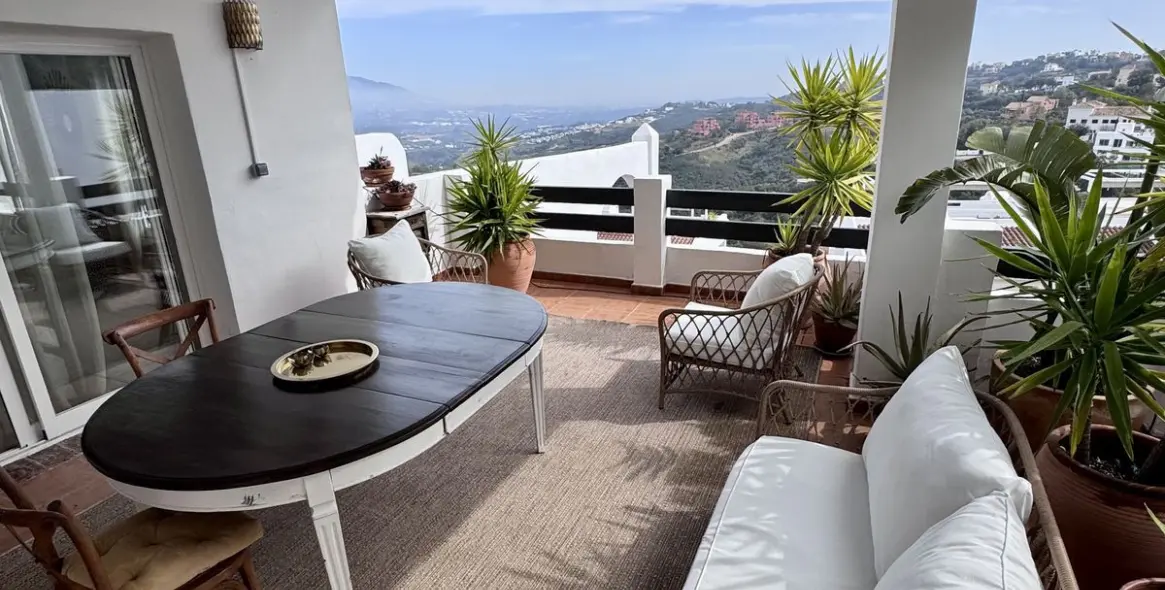 Long-term rent of middle floor apartment in Elviria 3