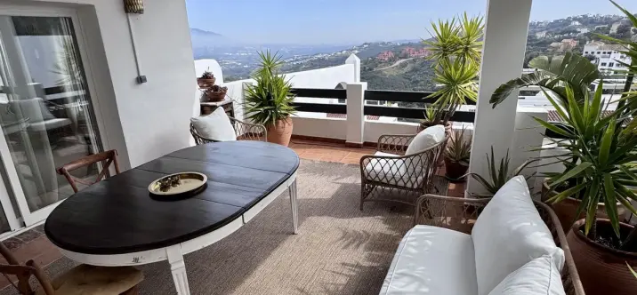 Long-term rent of middle floor apartment in Elviria 2