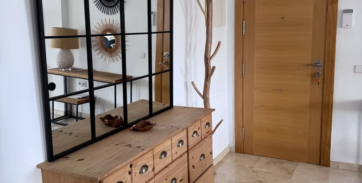 Long-term rent of middle floor apartment in Elviria 12