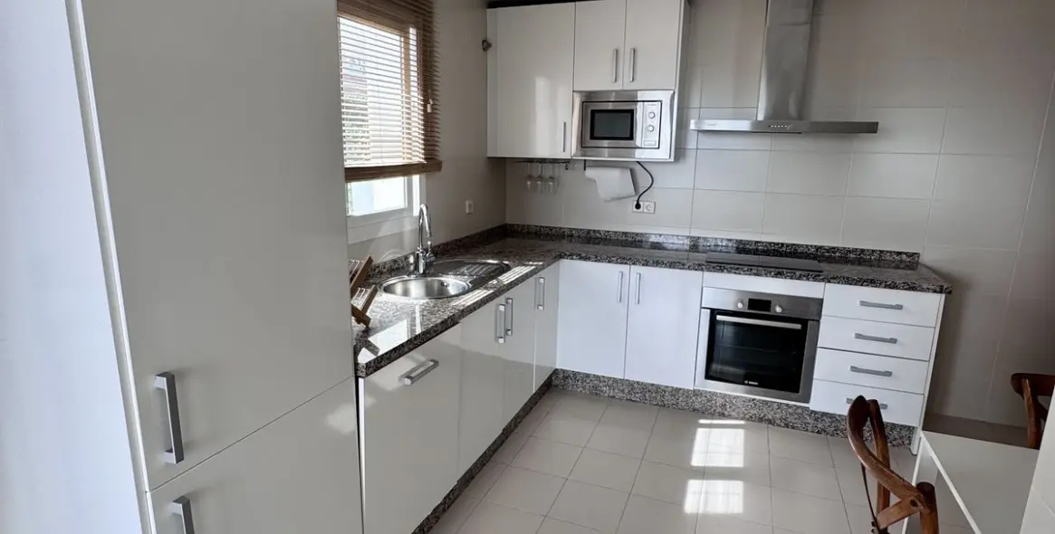 Long-term rent of middle floor apartment in Elviria 14