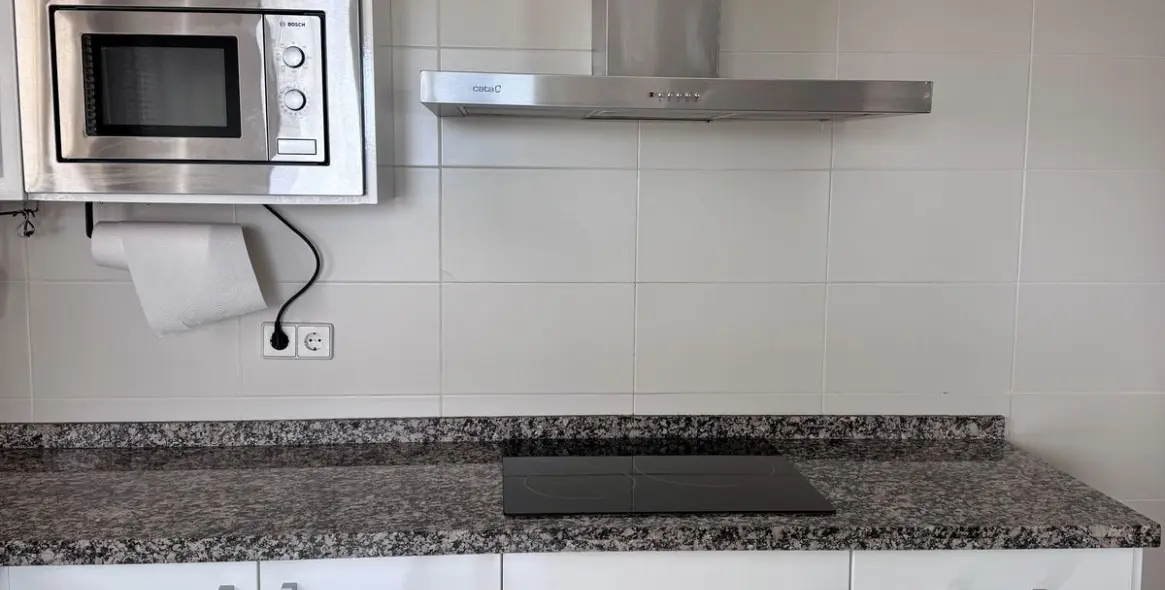 Long-term rent of middle floor apartment in Elviria 15